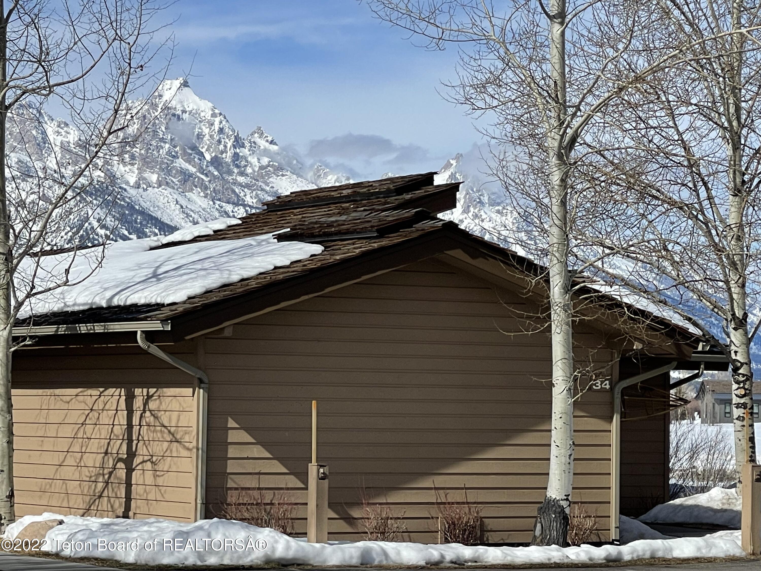 525 E GOLF CREEK LANE, 34