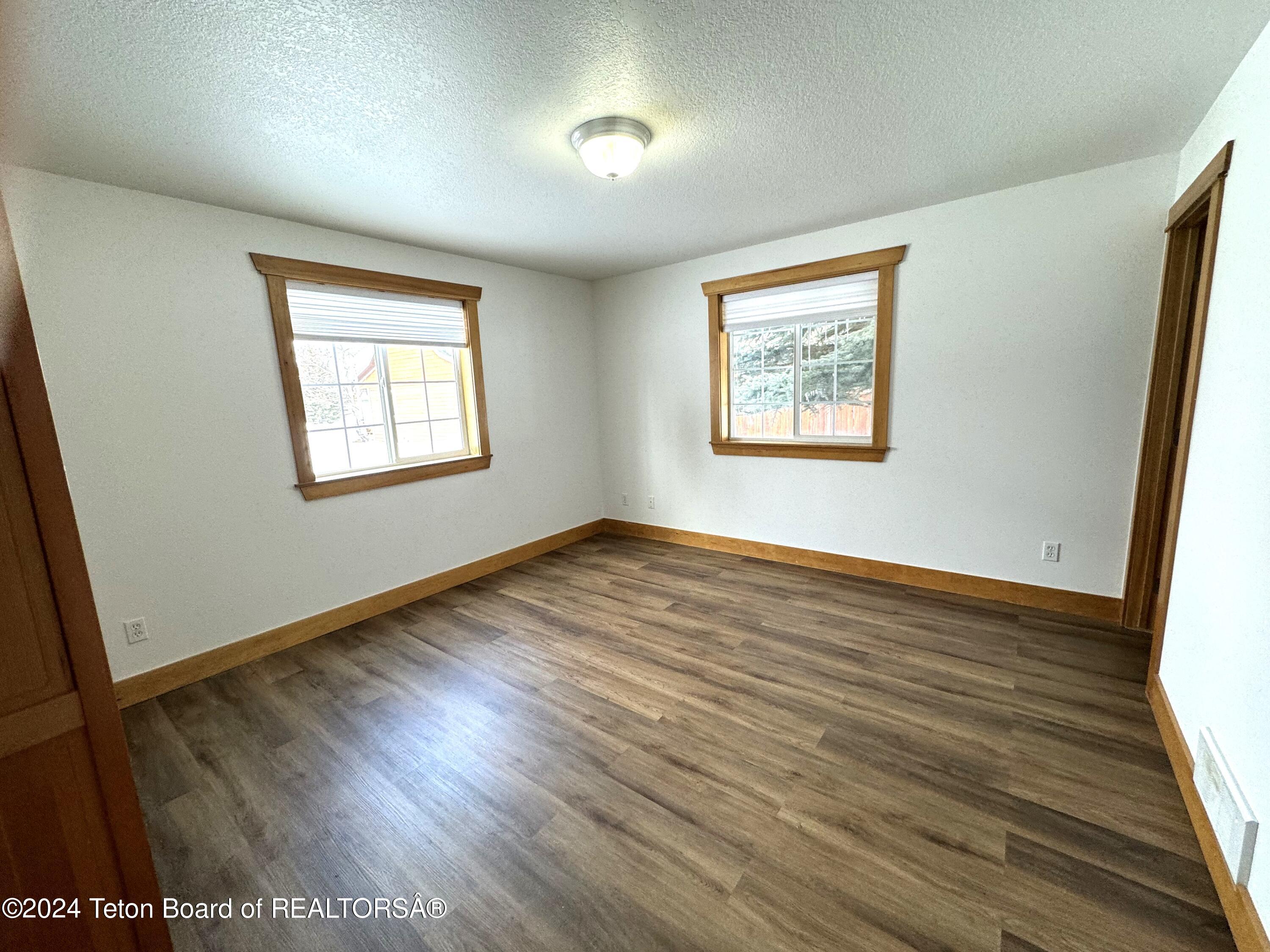 870 EAGLES REST Drive