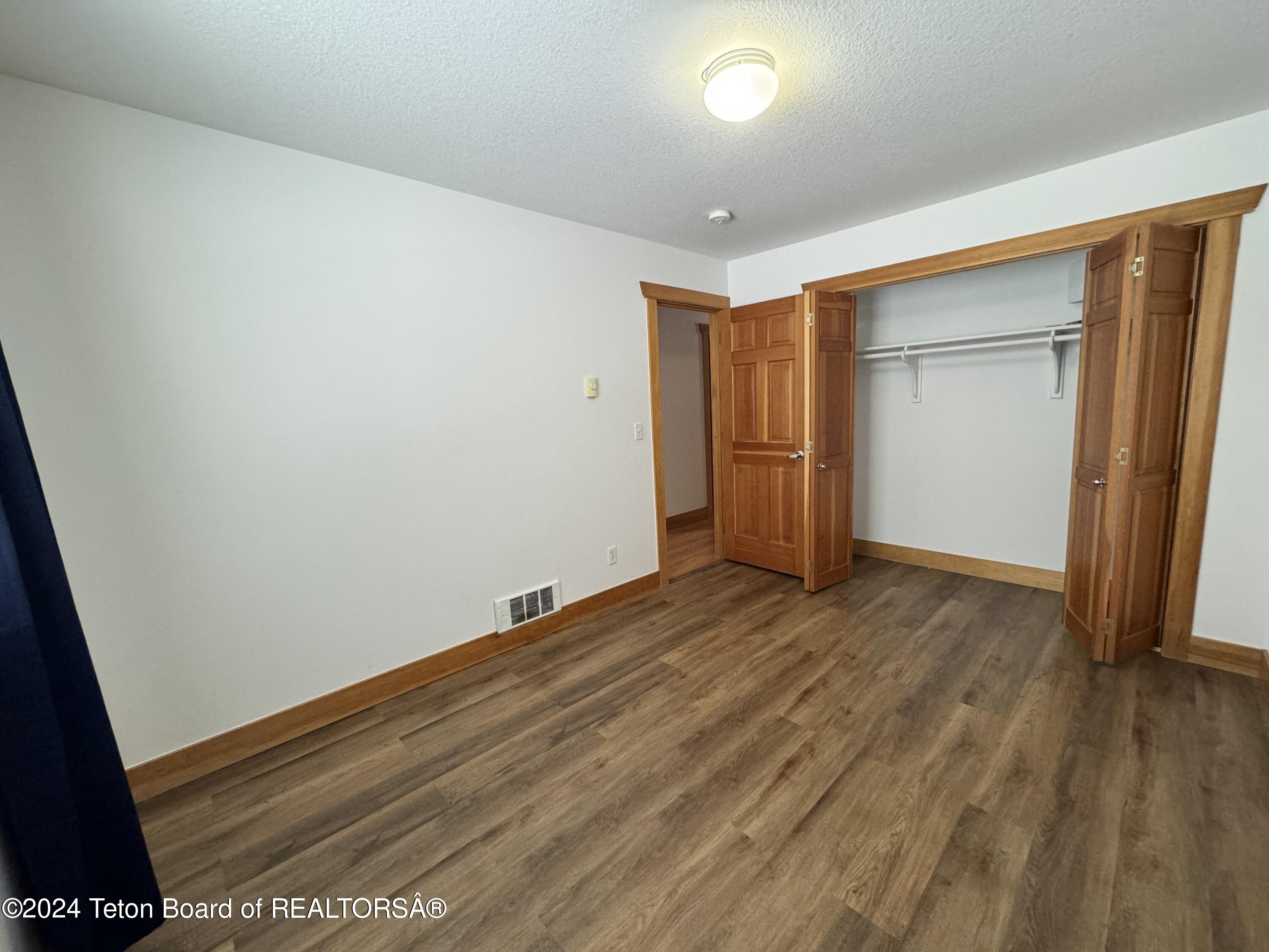 870 EAGLES REST Drive