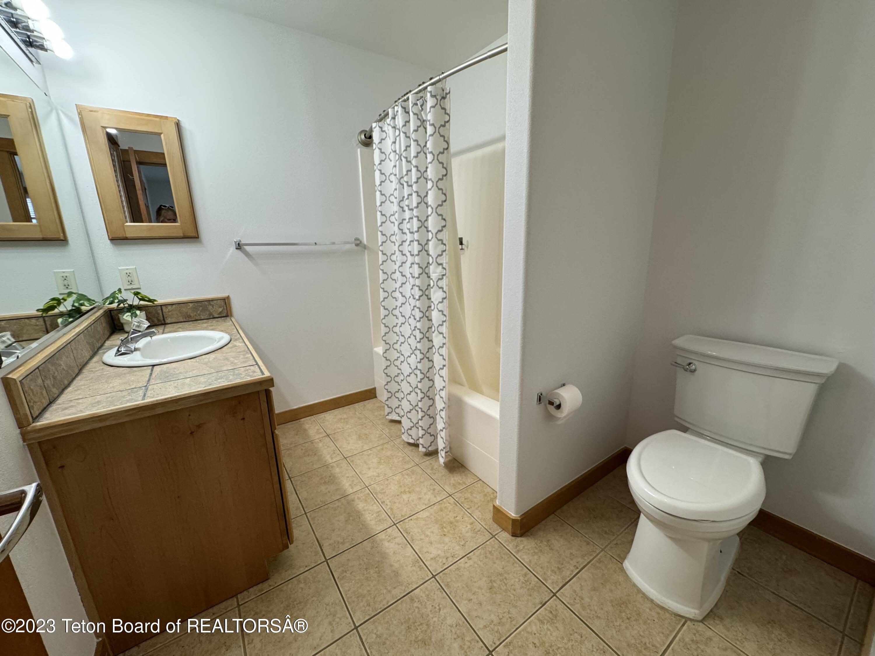 870 EAGLES REST Drive