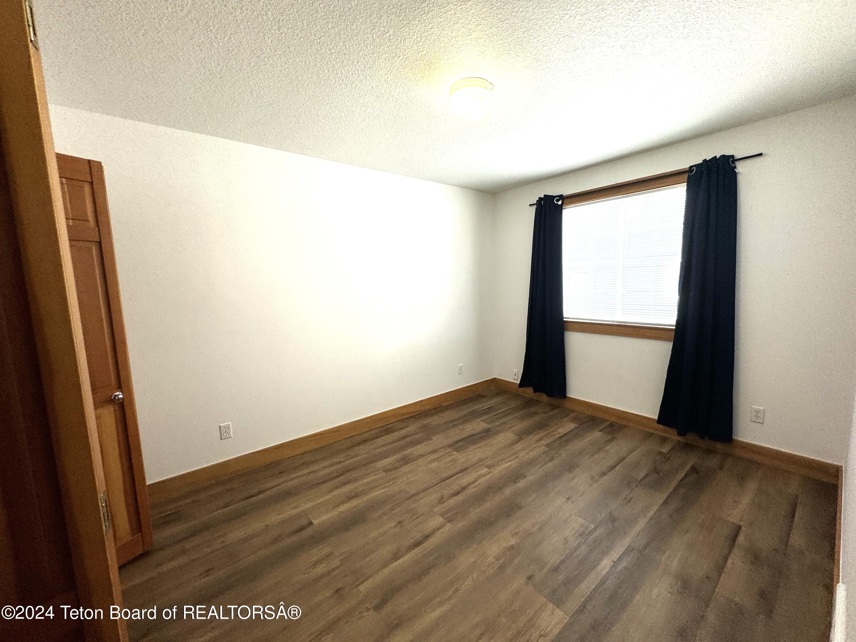 870 EAGLES REST Drive