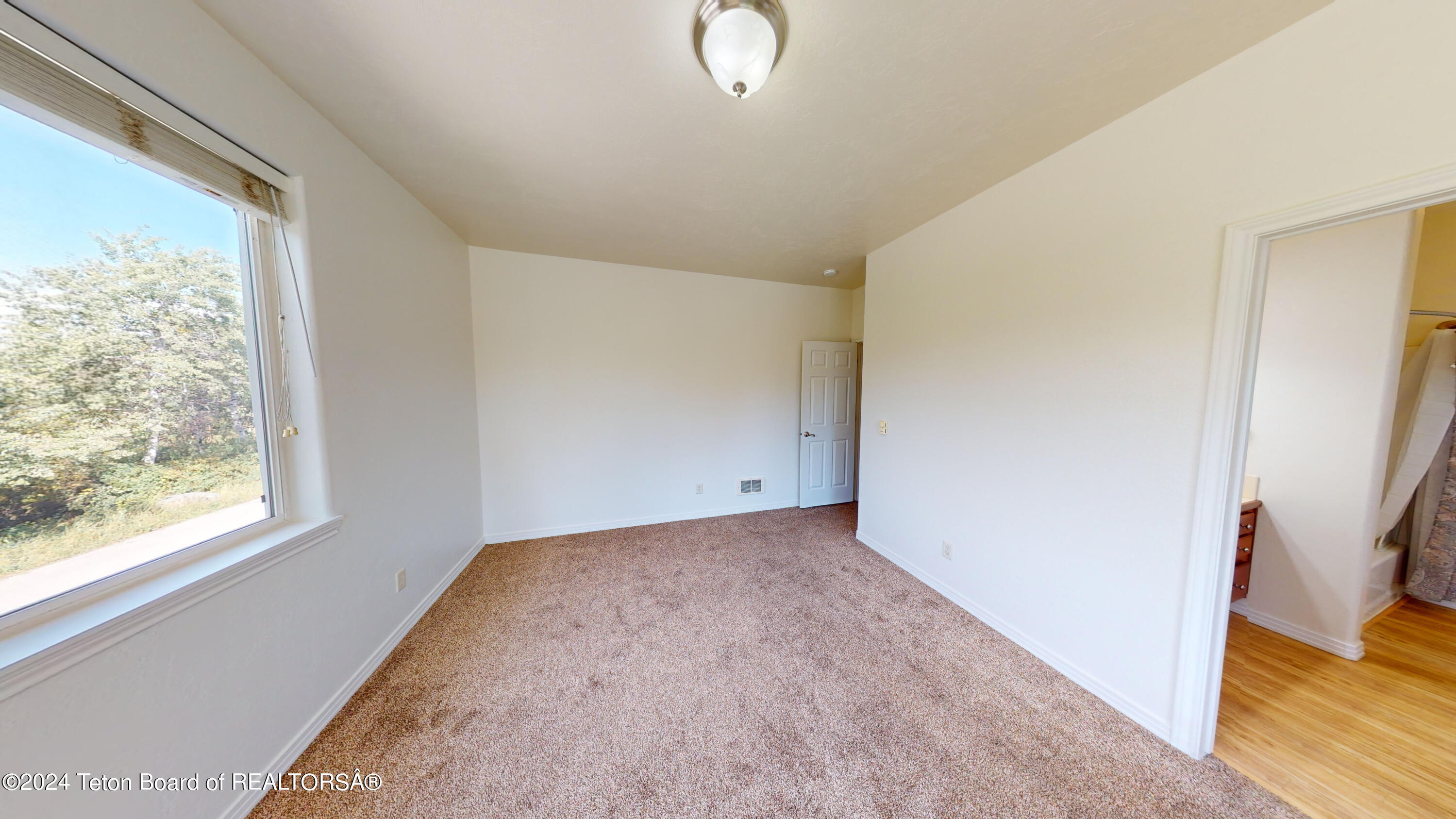 415 FOREST VIEW Drive