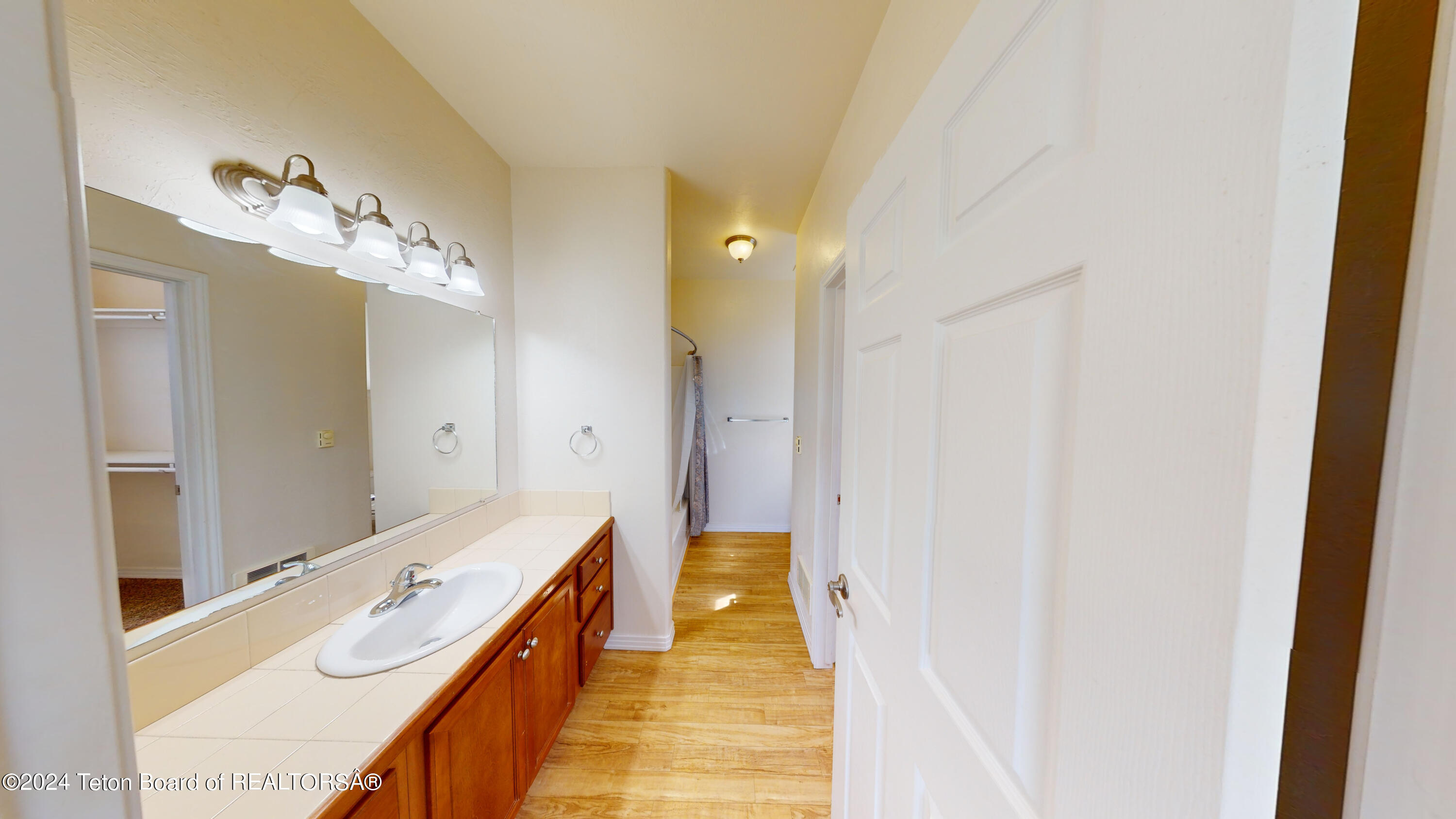 415 FOREST VIEW Drive