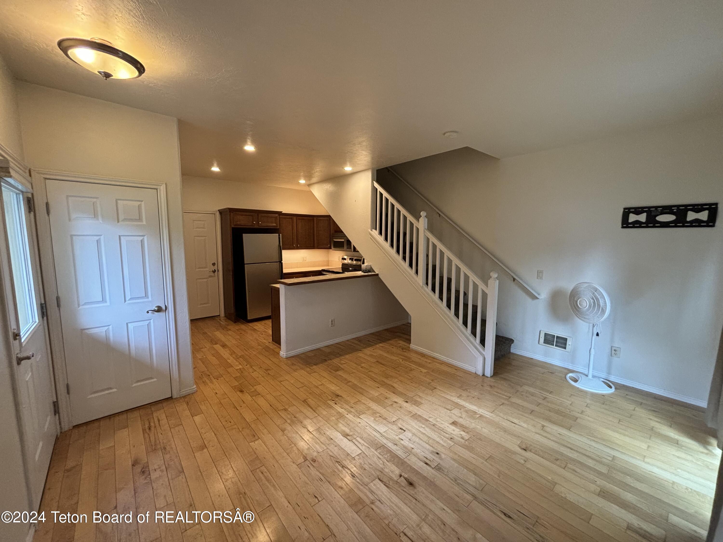 415 FOREST VIEW Drive