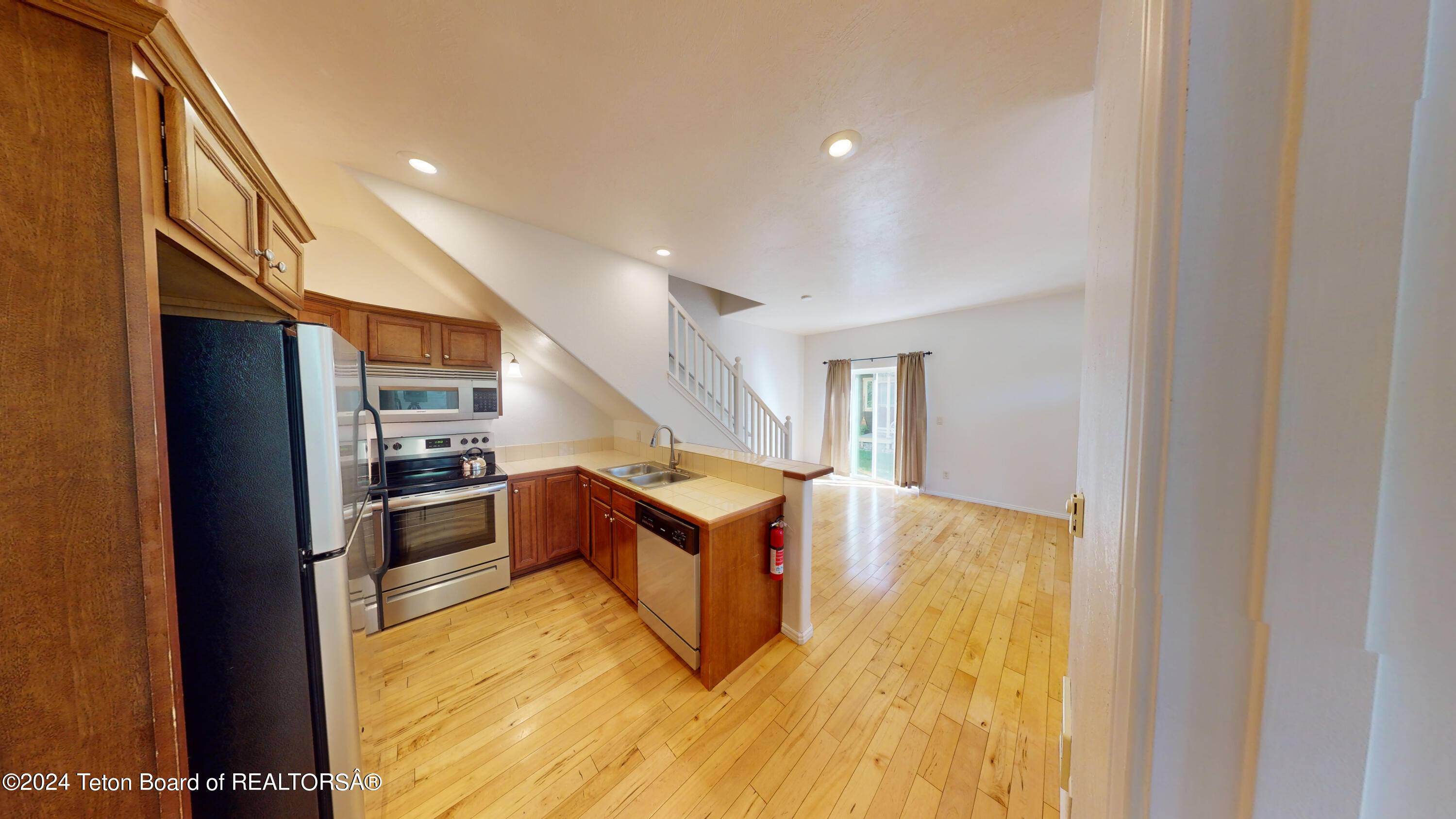 415 FOREST VIEW Drive