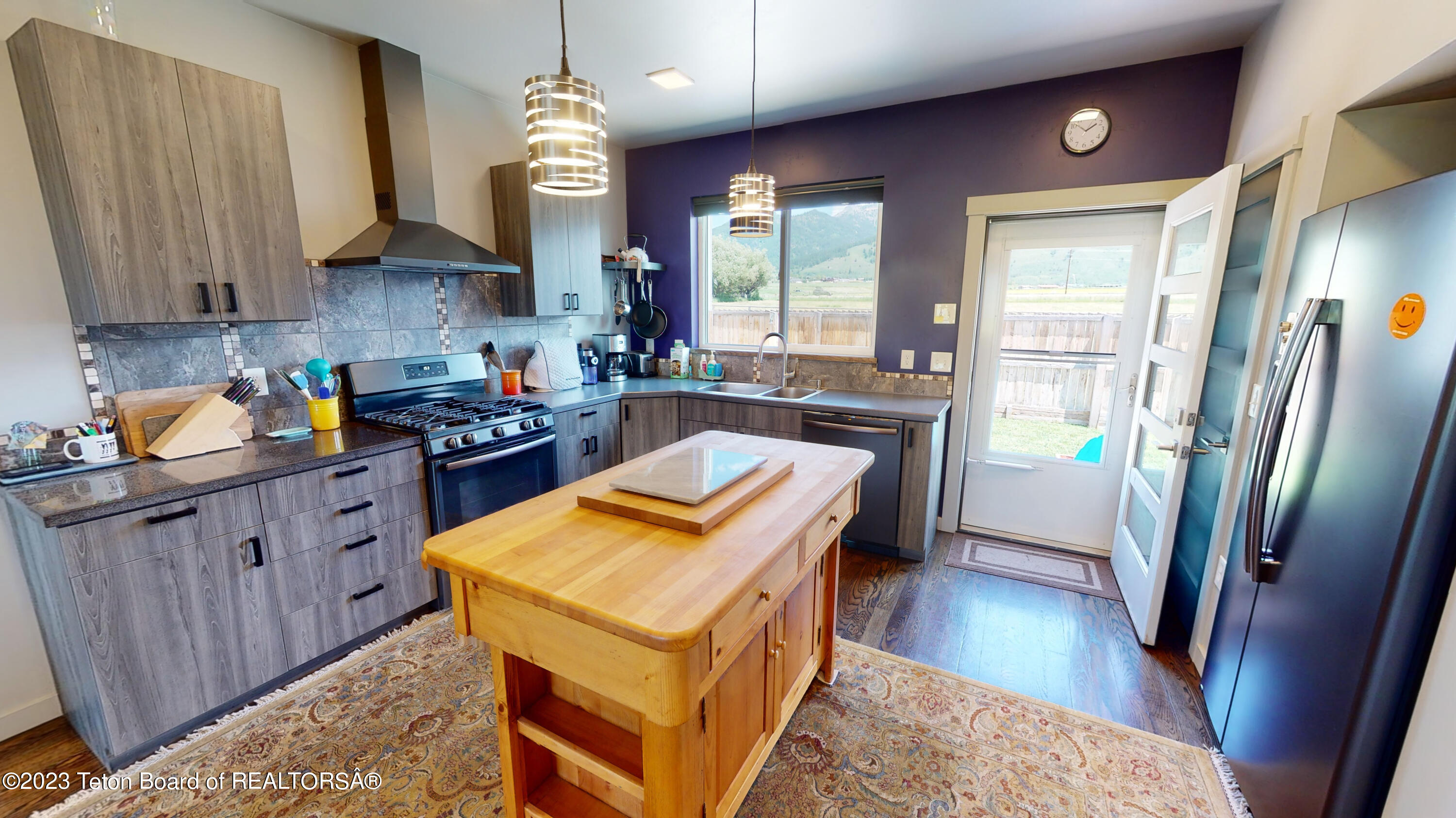 202 WATERLINE Road