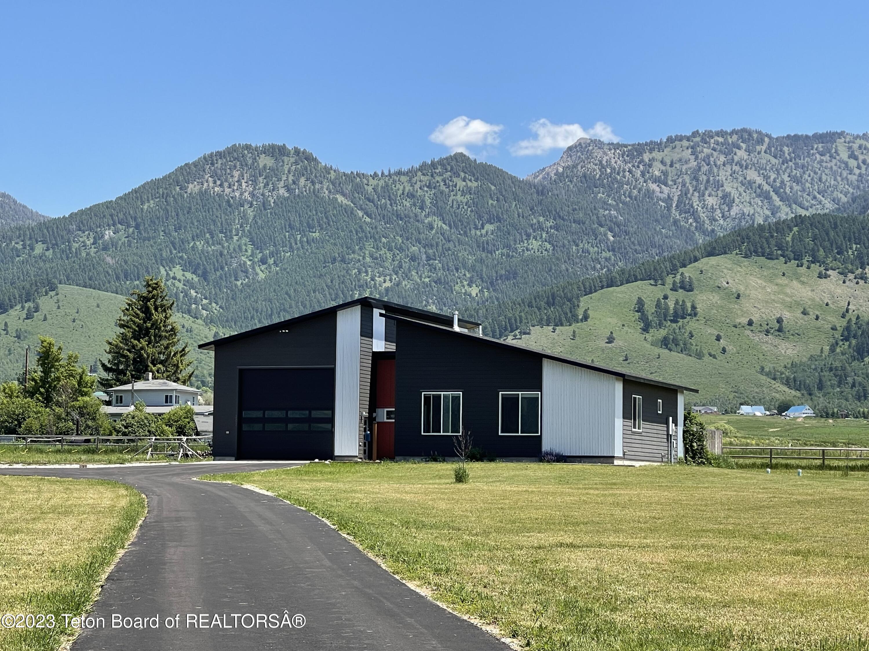 202 WATERLINE Road