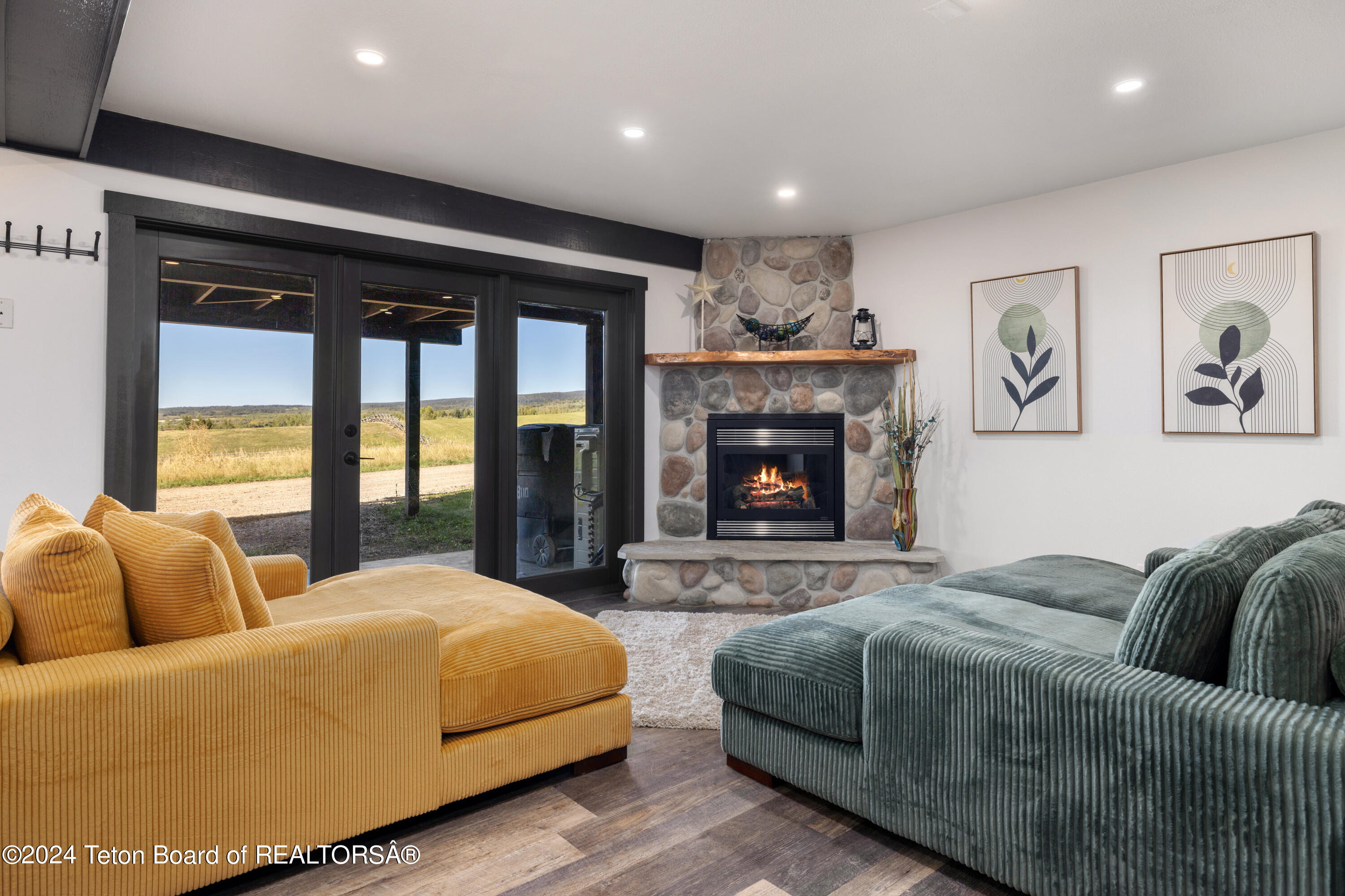155 YELLOW ROSE Drive