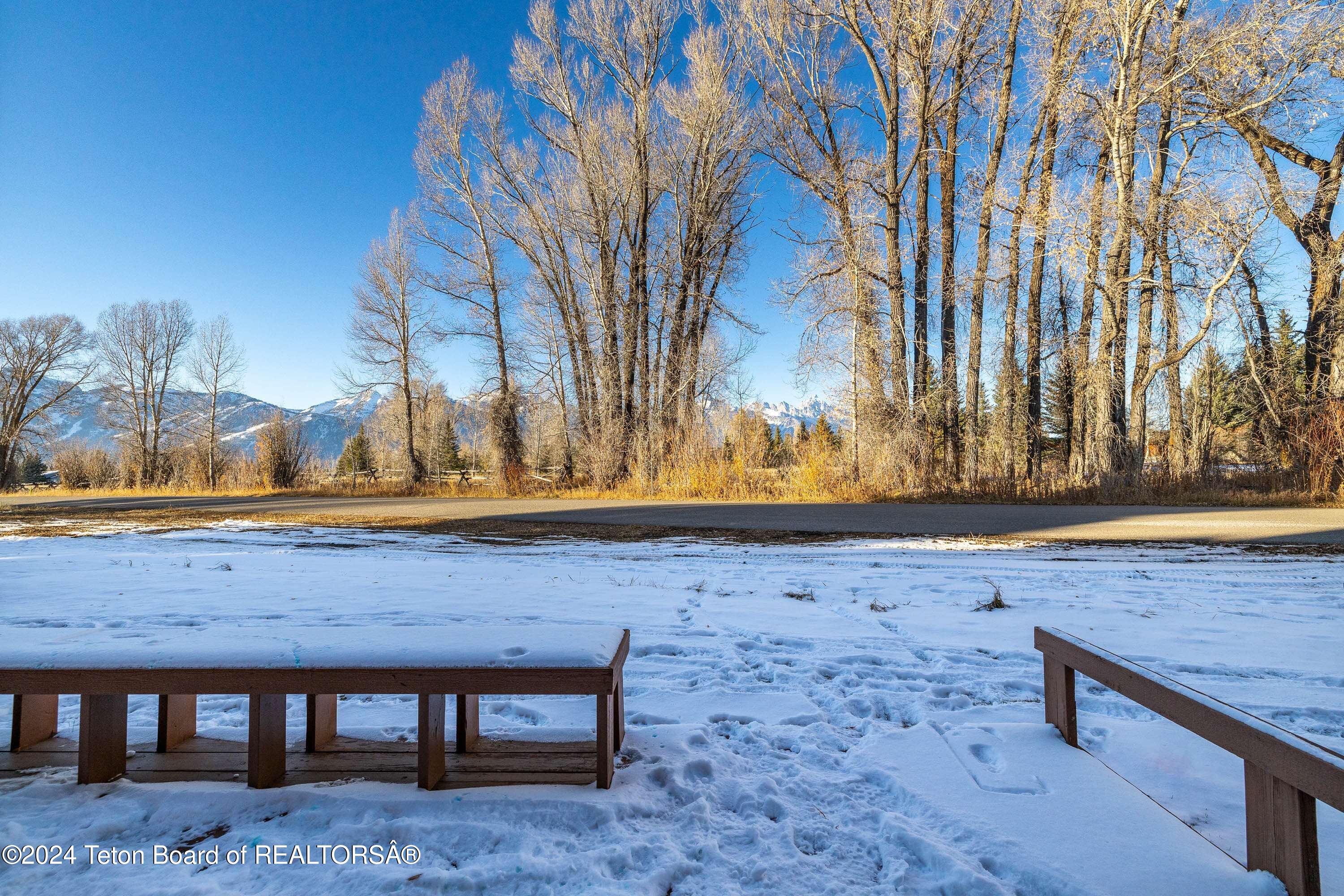 410 E SAGEBRUSH Drive, 7