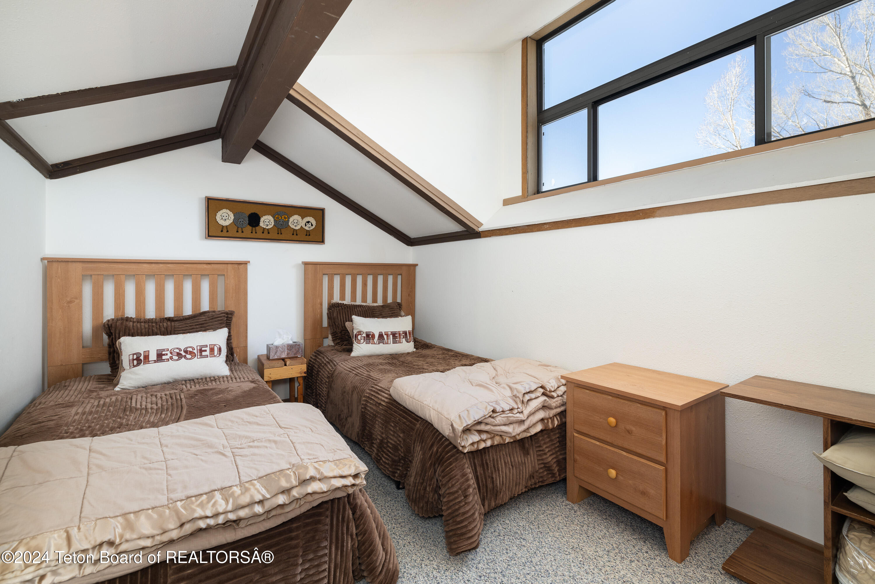 410 E SAGEBRUSH Drive, 7