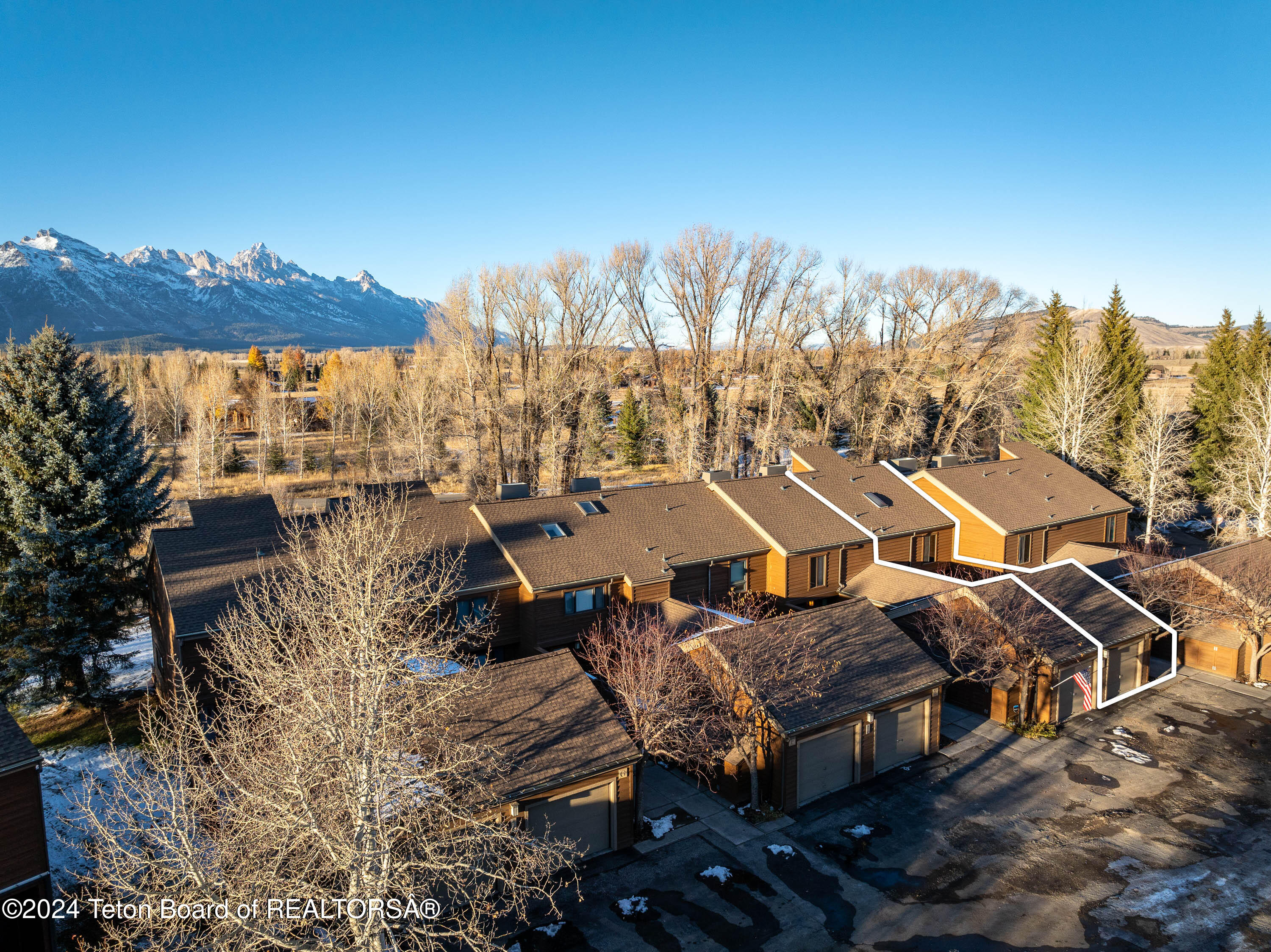 410 E SAGEBRUSH Drive, 7