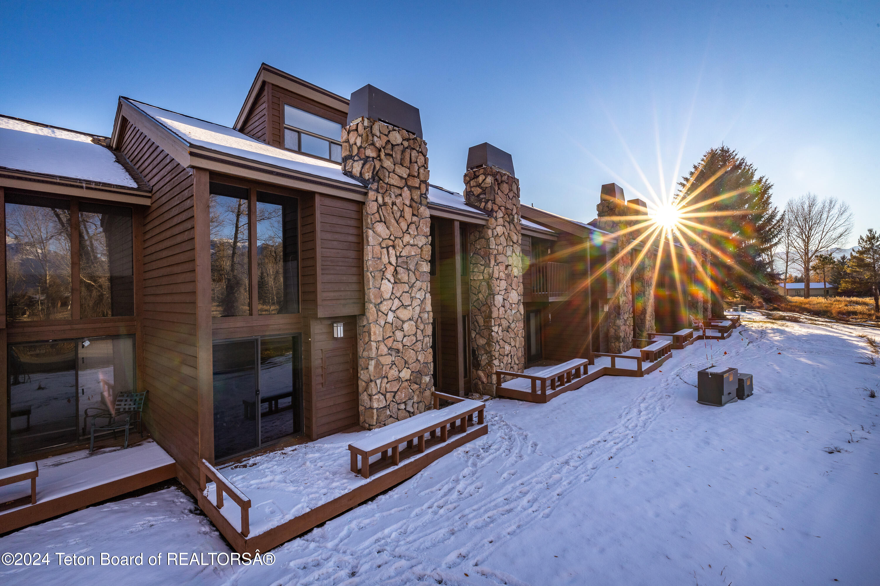 410 E SAGEBRUSH Drive, 7