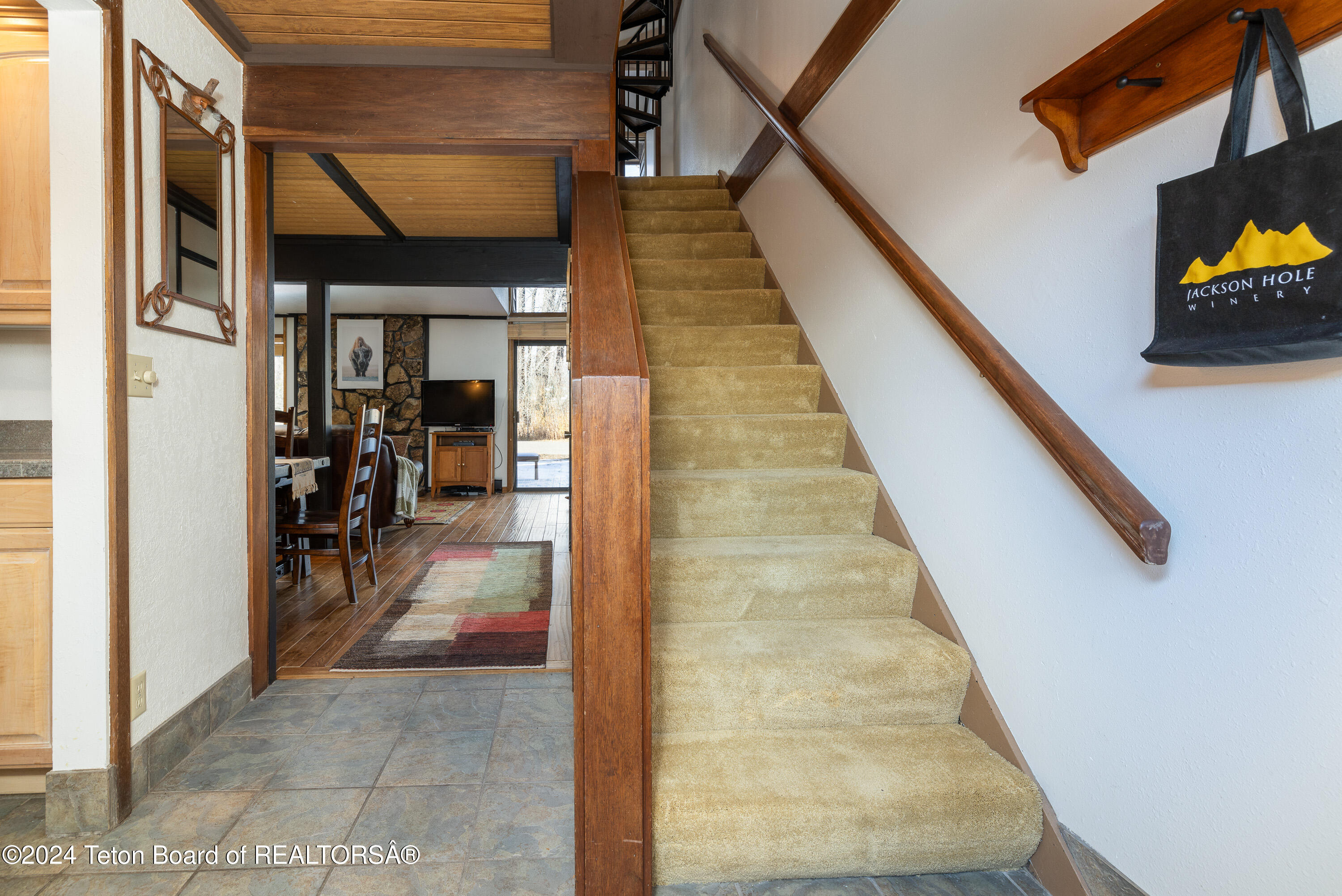 410 E SAGEBRUSH Drive, 7