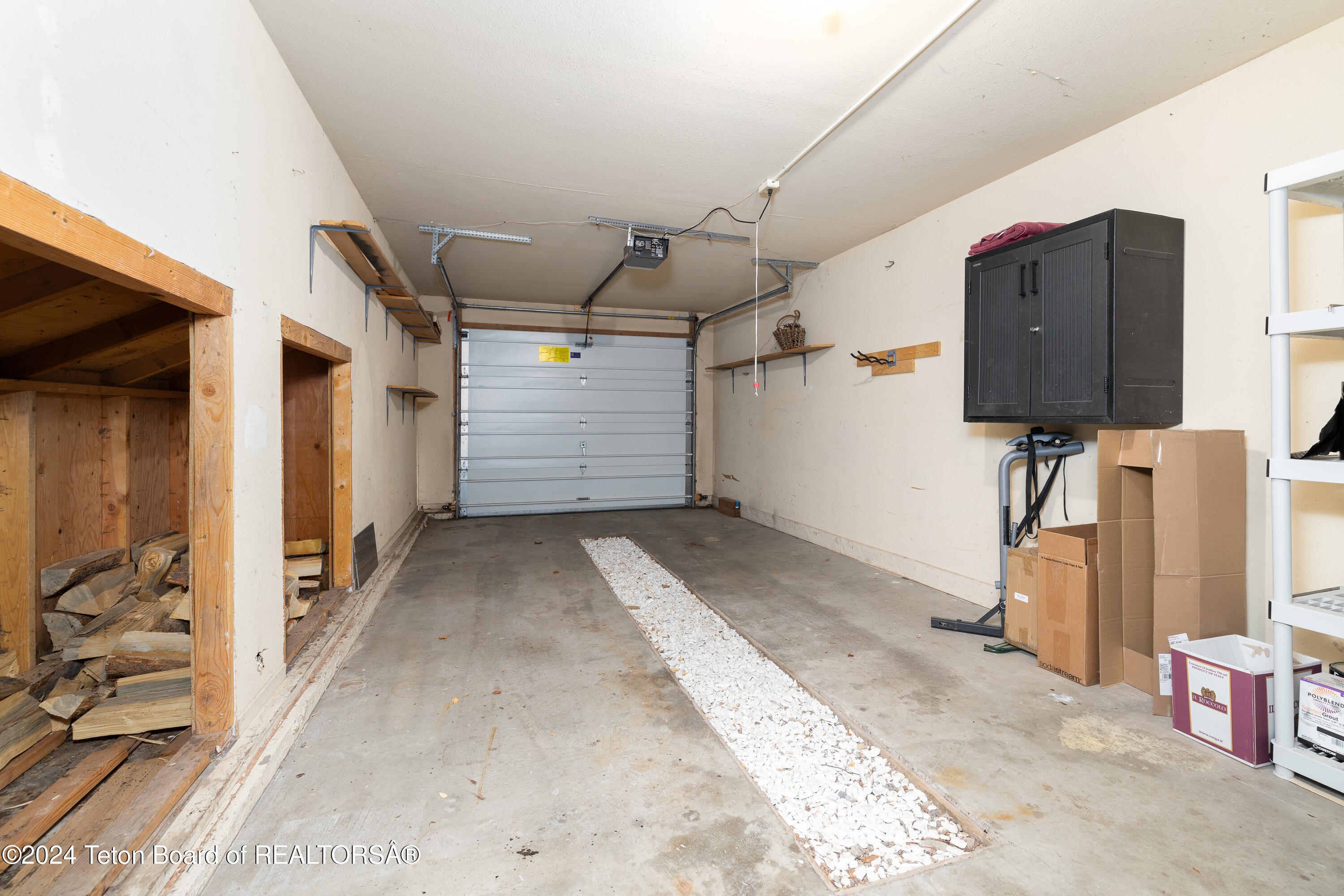 410 E SAGEBRUSH Drive, 7