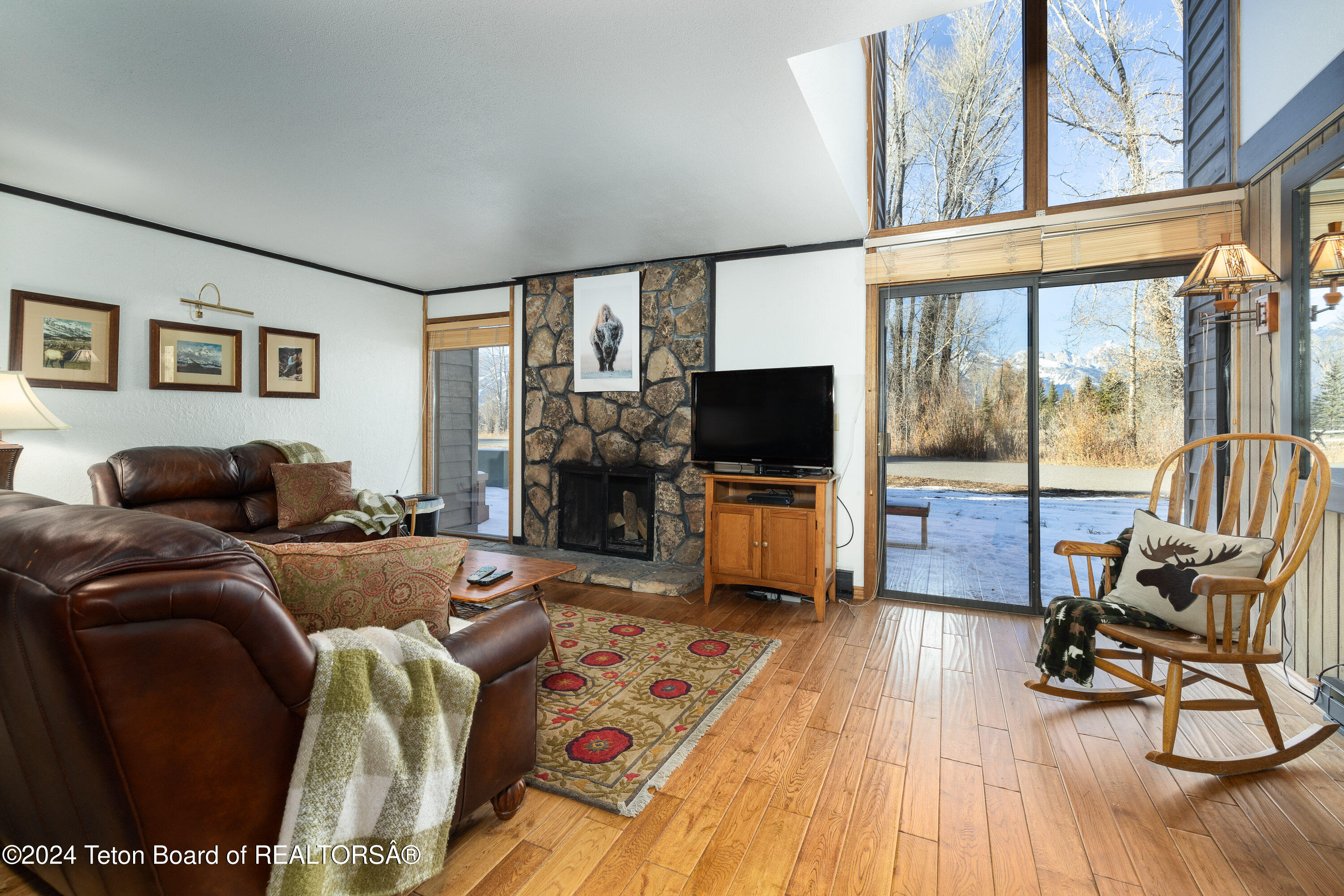 410 E SAGEBRUSH Drive, 7