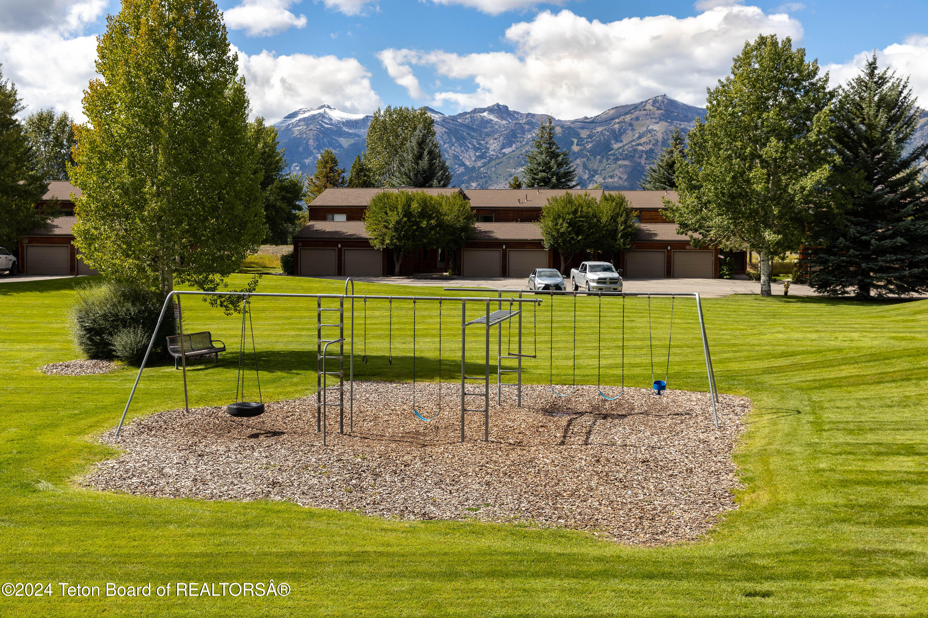 410 E SAGEBRUSH Drive, 7