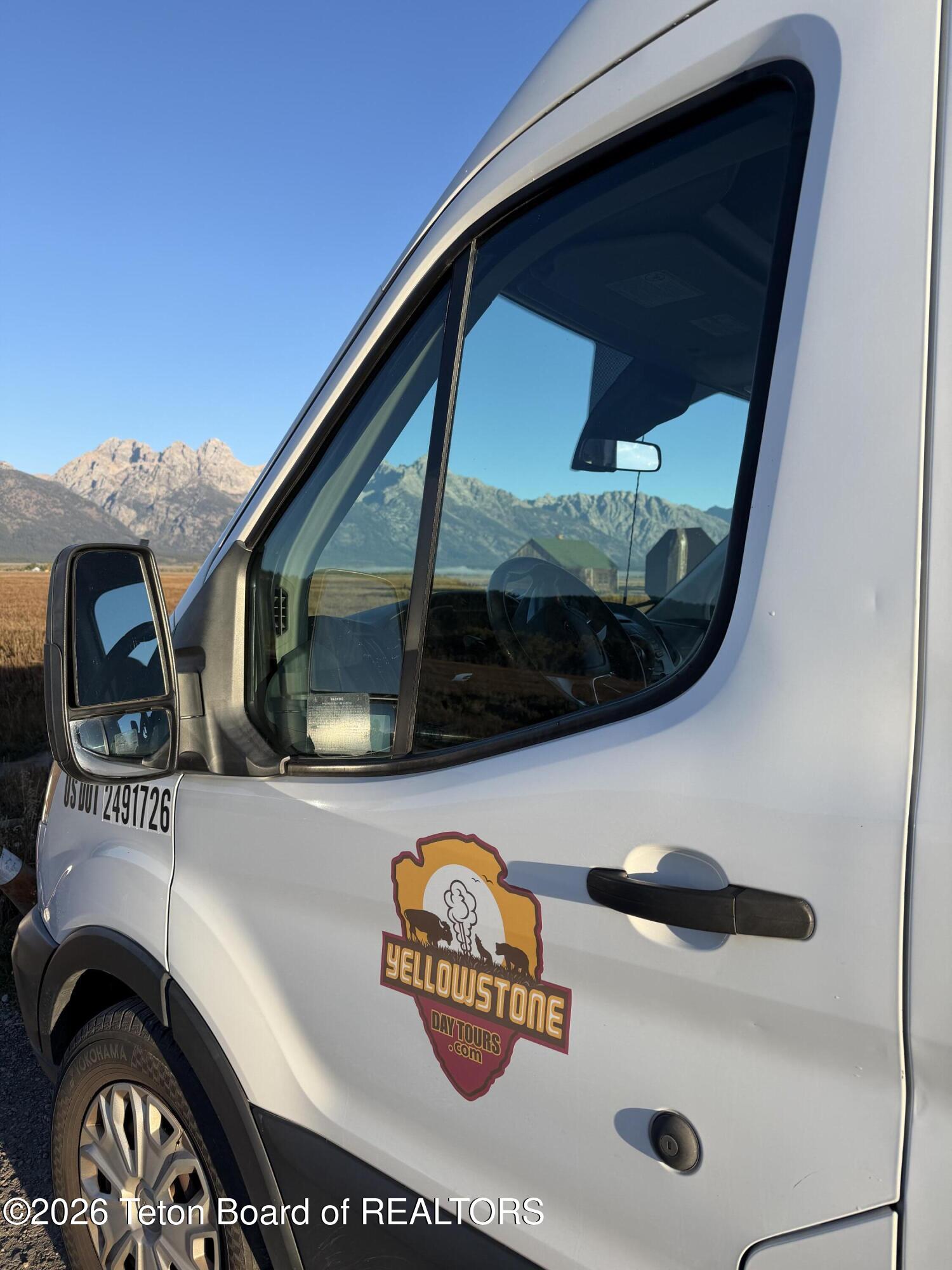 YELLOWSTONE DAY TOURS