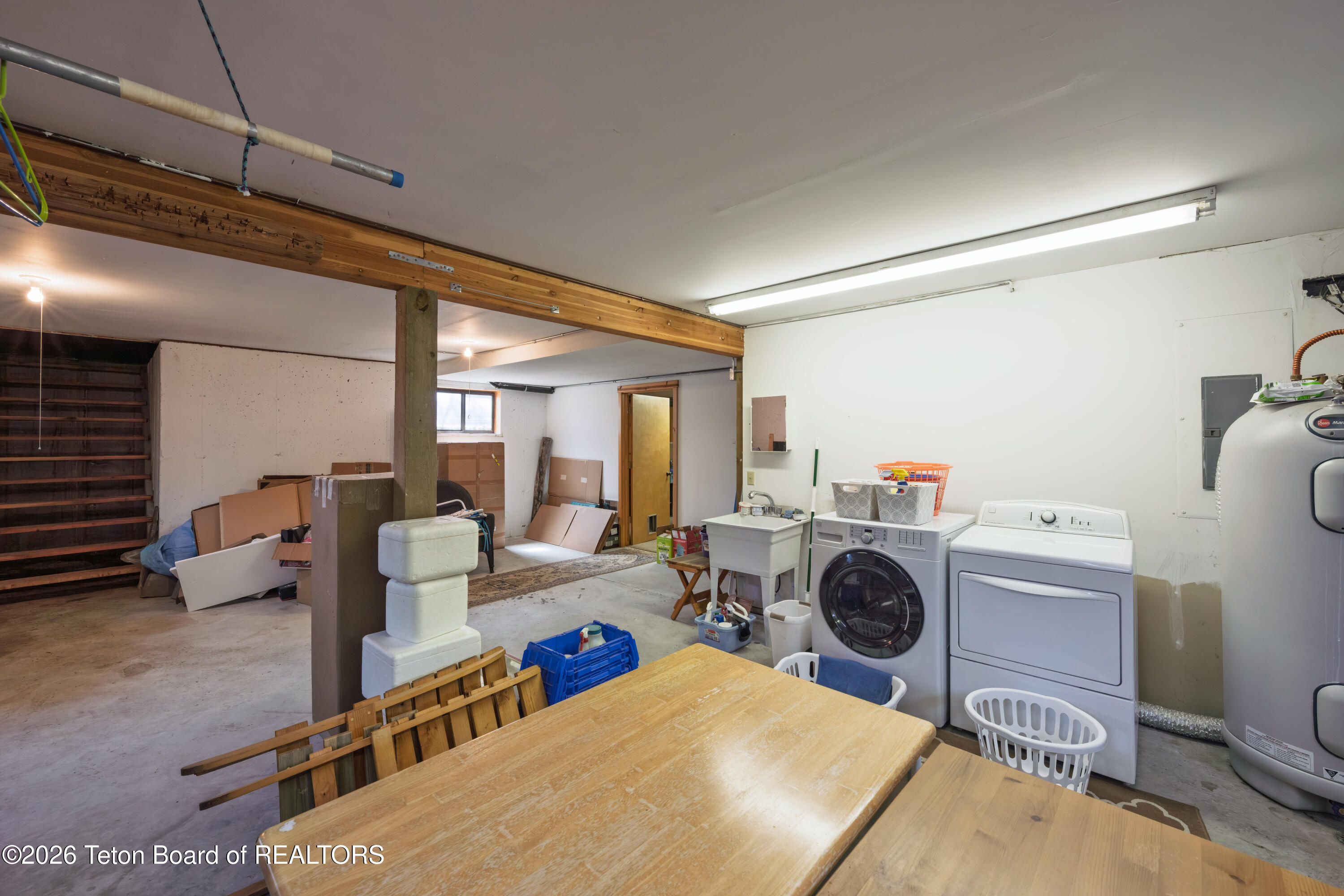 7505 N ROBERTA Drive