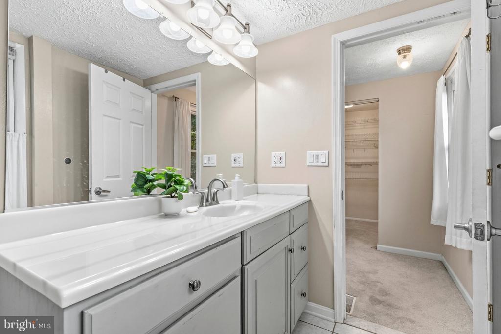 935 MARINE DRIVE