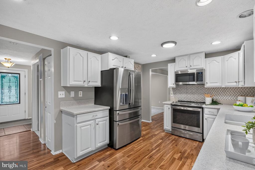 935 MARINE DRIVE