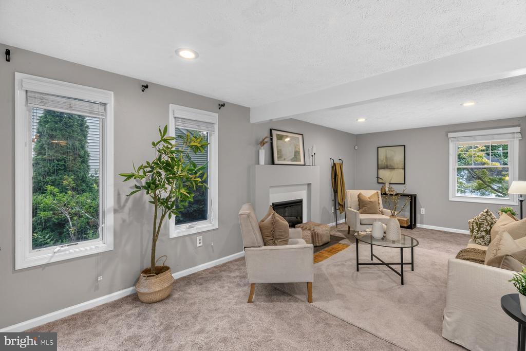 935 MARINE DRIVE