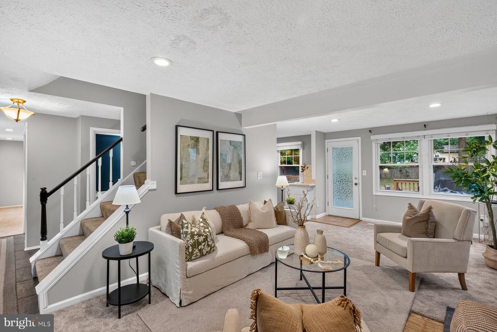 935 MARINE DRIVE