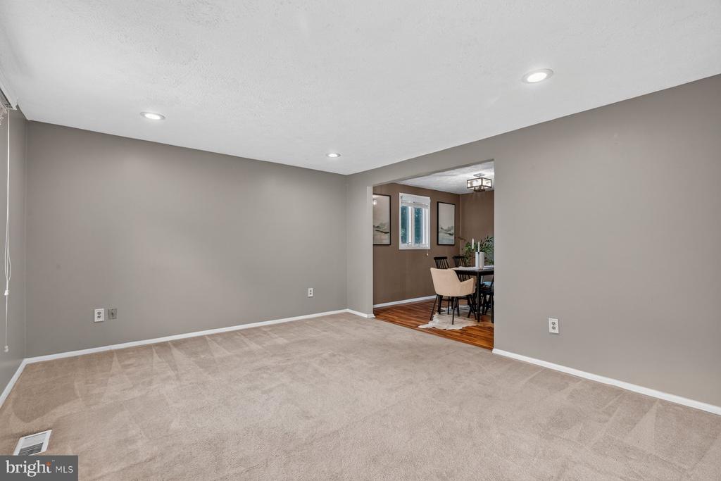 935 MARINE DRIVE