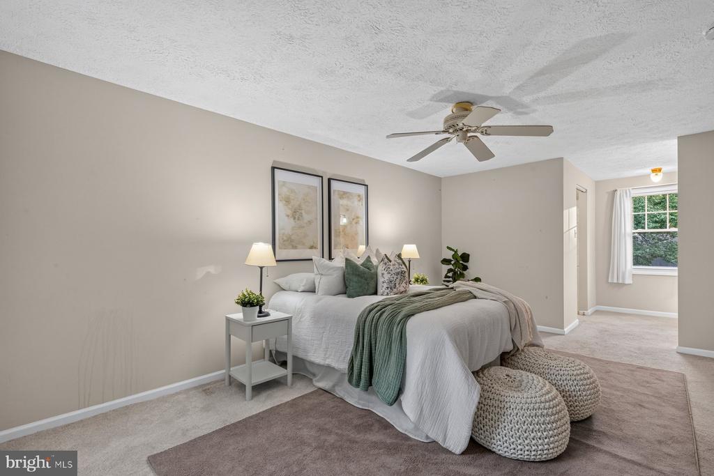 935 MARINE DRIVE