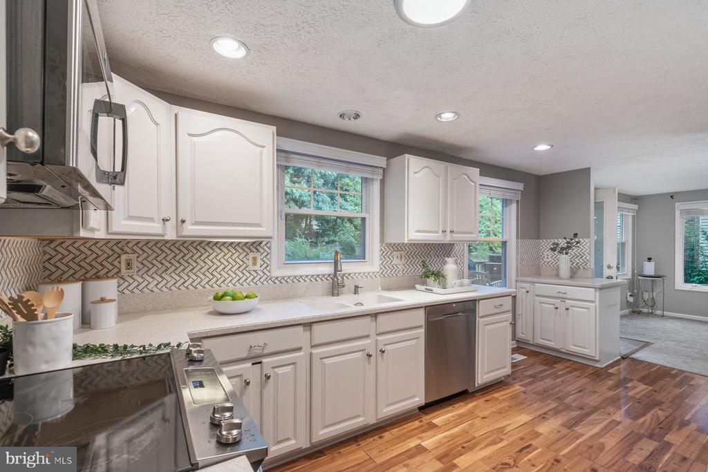 935 MARINE DRIVE