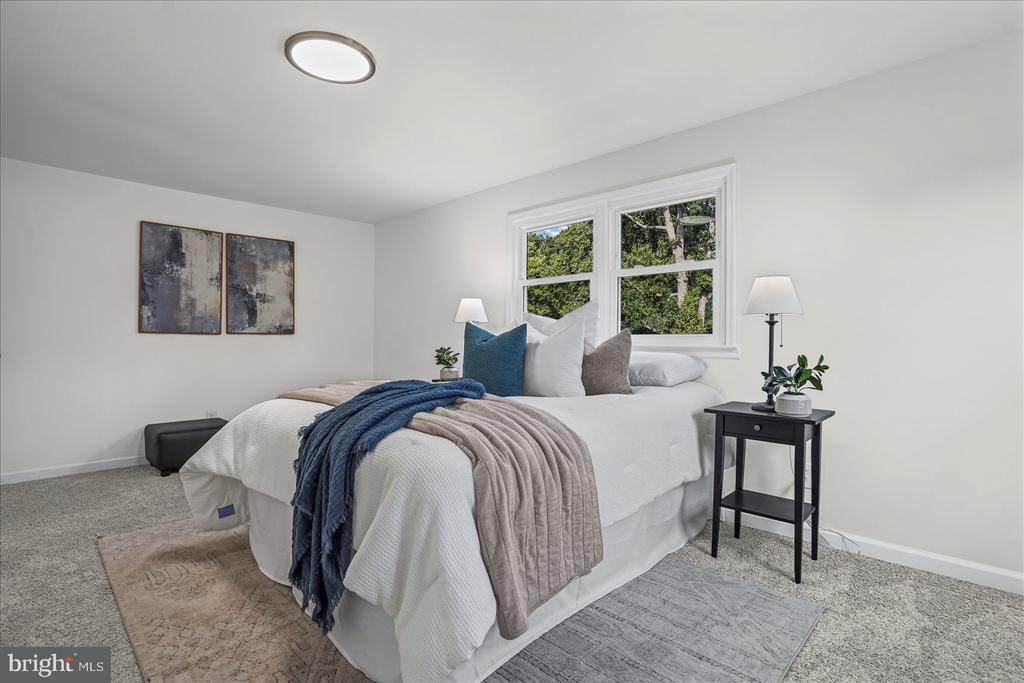 1011 SOMERSET DRIVE