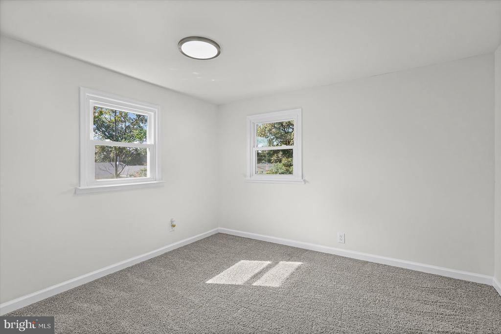1011 SOMERSET DRIVE