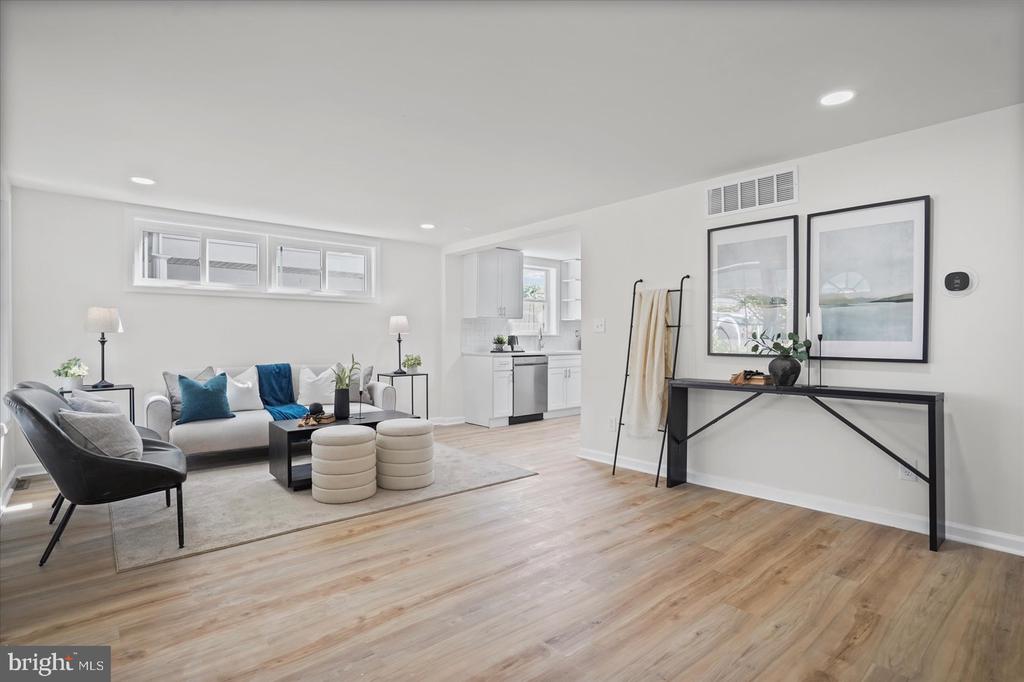 1011 SOMERSET DRIVE