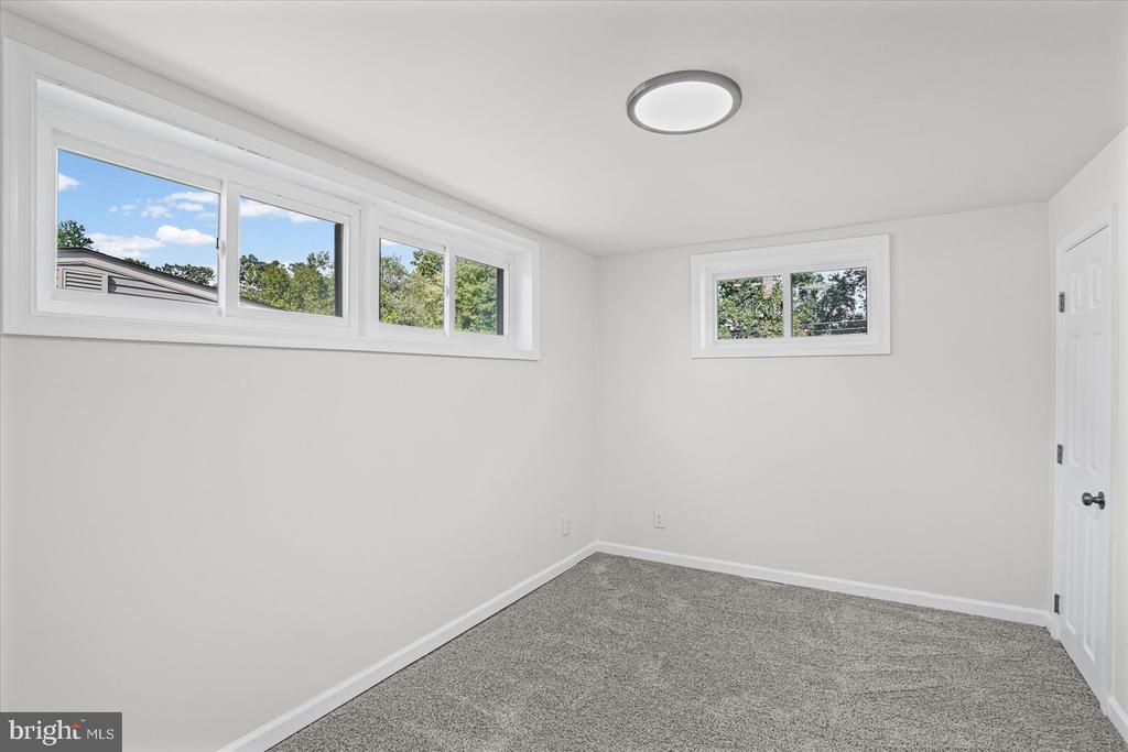 1011 SOMERSET DRIVE