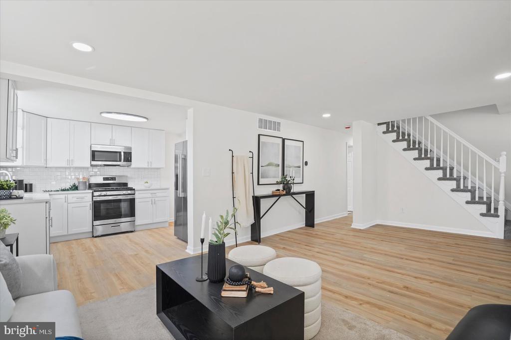 1011 SOMERSET DRIVE