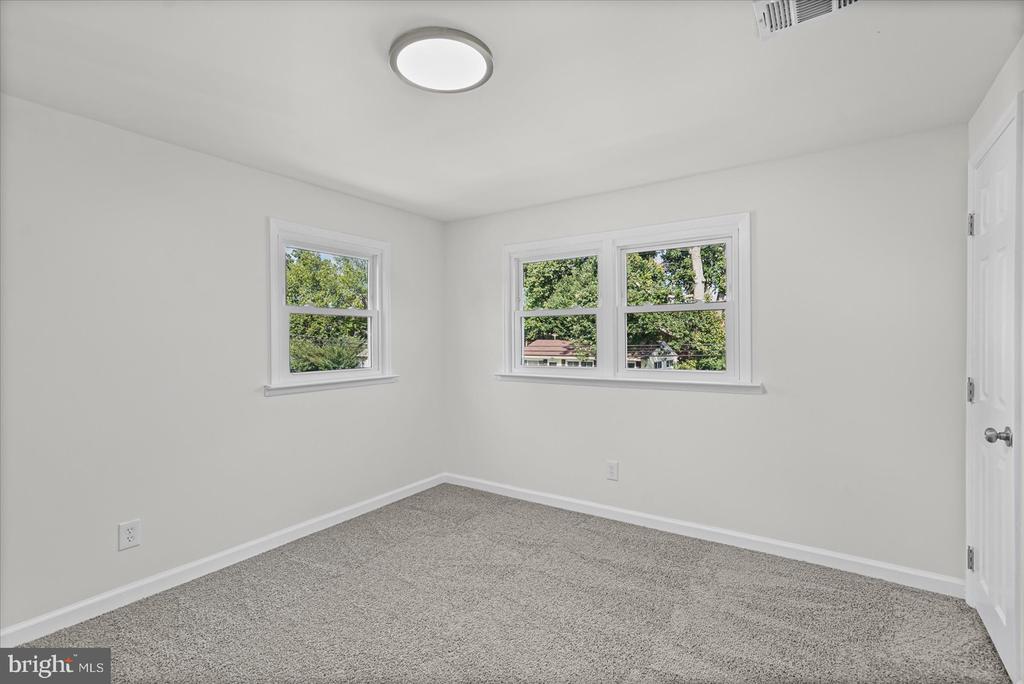 1011 SOMERSET DRIVE