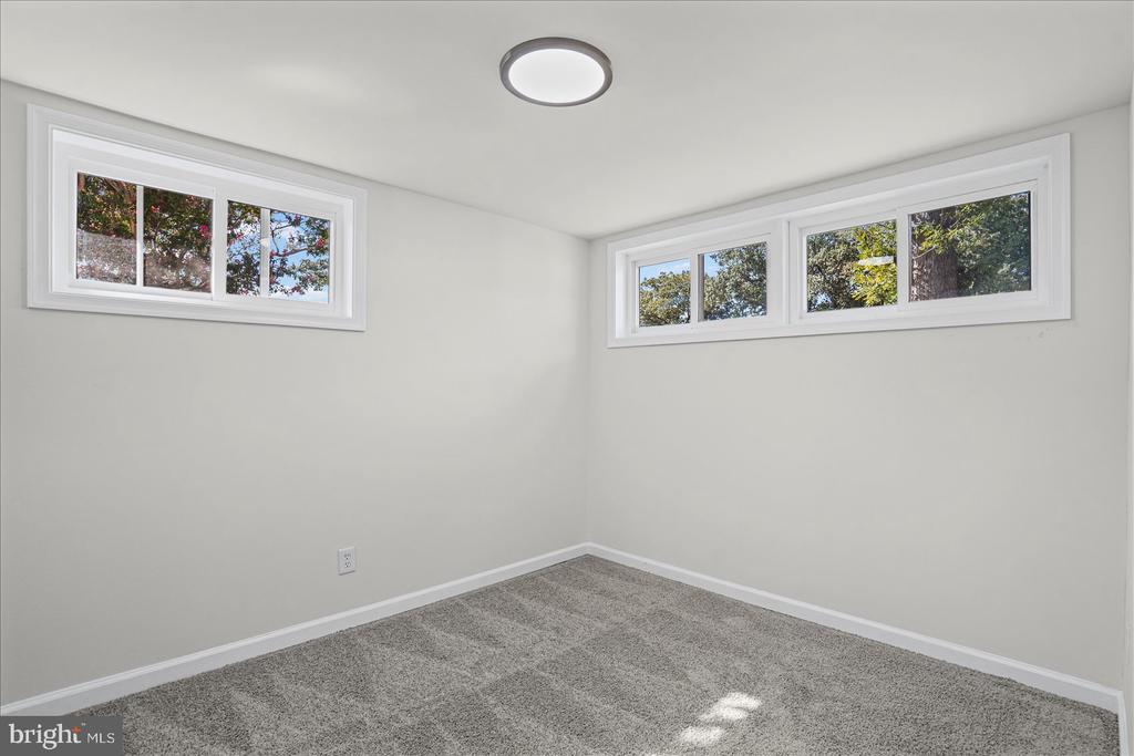 1011 SOMERSET DRIVE