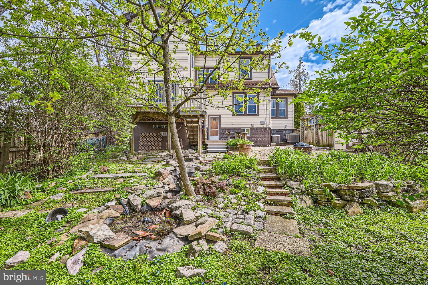 1704 Lincoln Dr