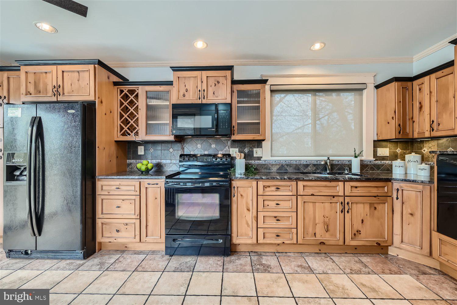 1704 Lincoln Dr