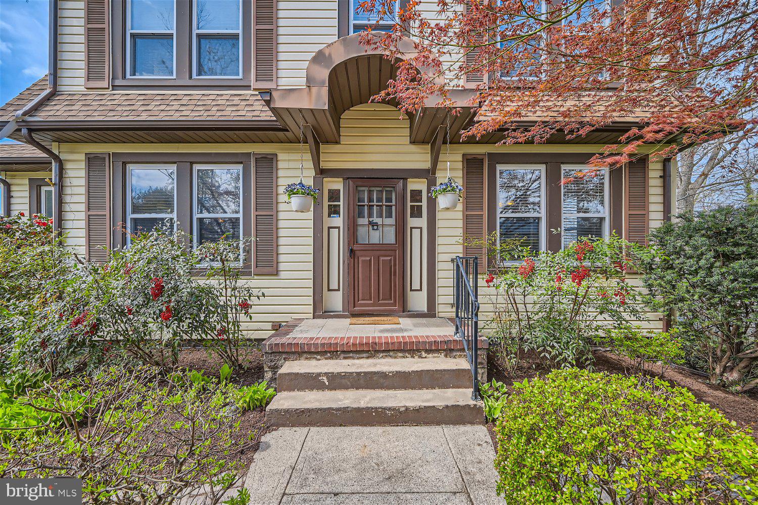 1704 Lincoln Dr