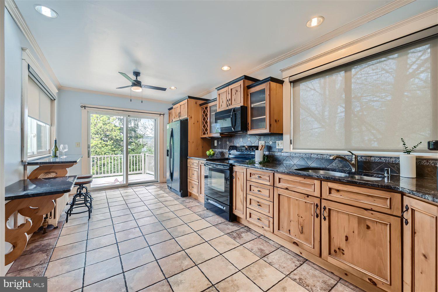1704 Lincoln Dr