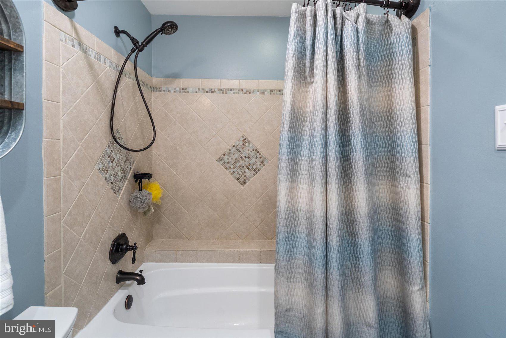 3702 Foxford Stream Rd