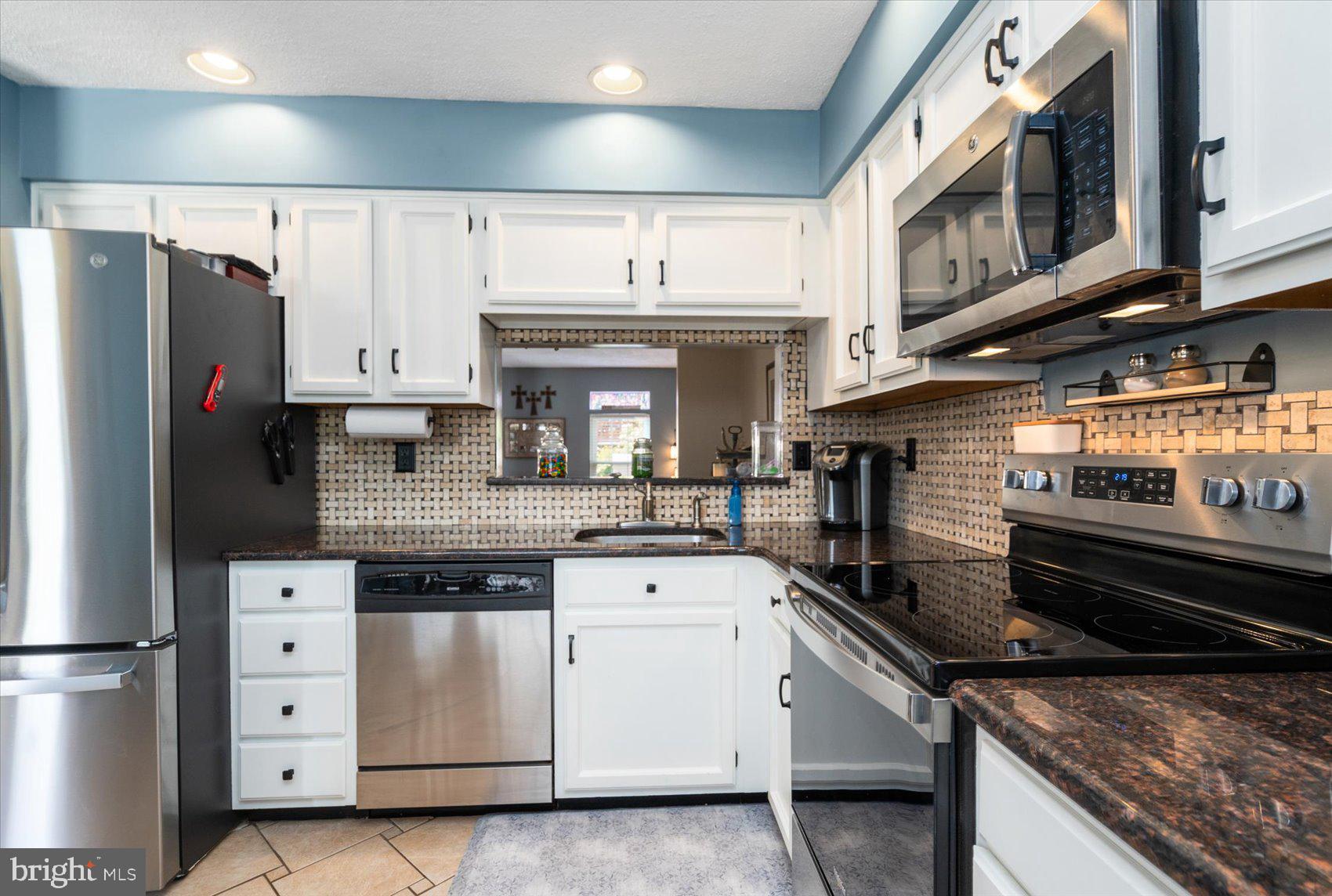 3702 Foxford Stream Rd