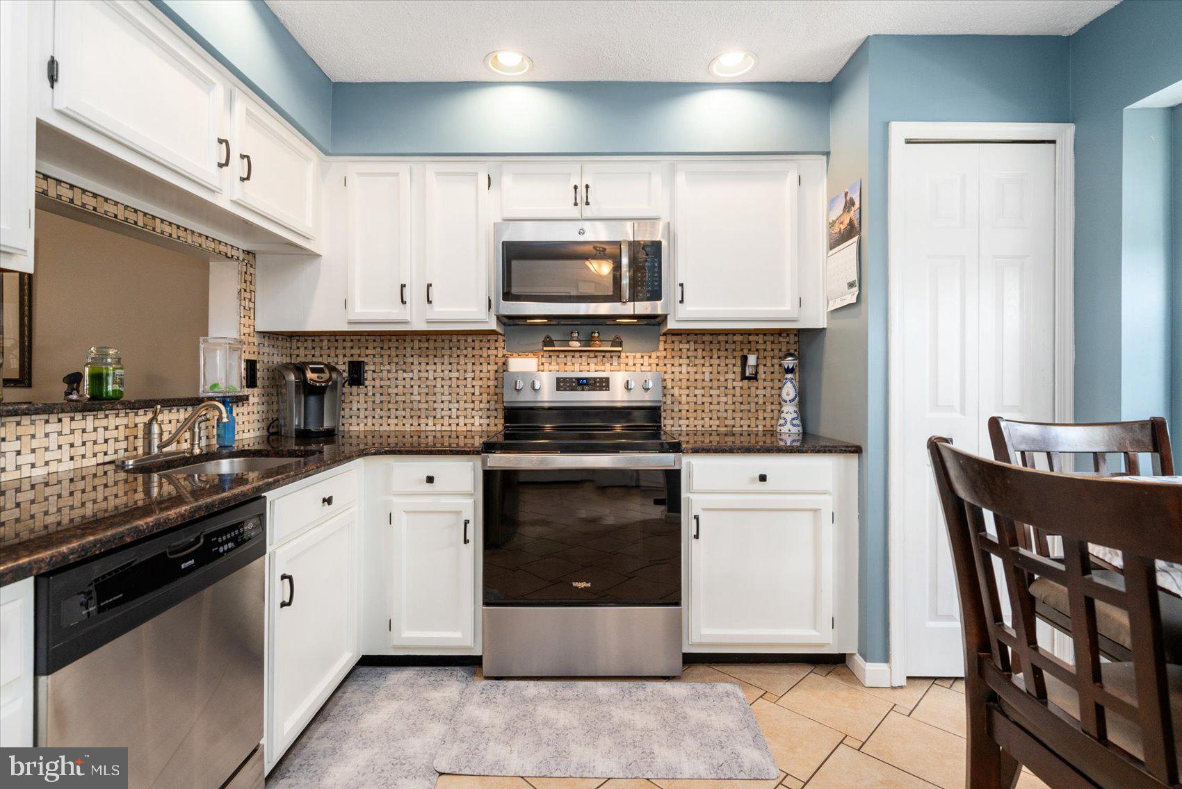 3702 Foxford Stream Rd