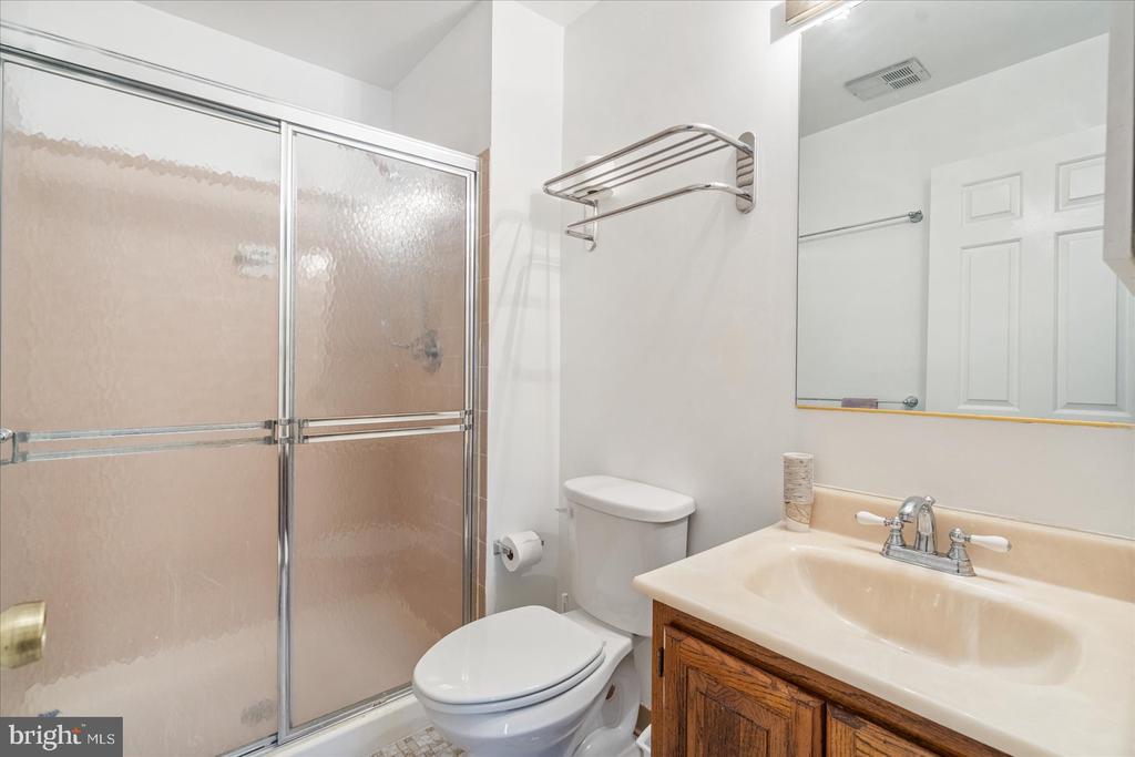 12 Carriage Walk Ct