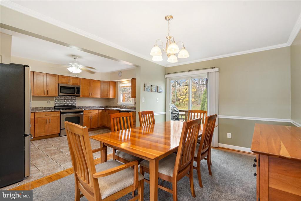 12 Carriage Walk Ct