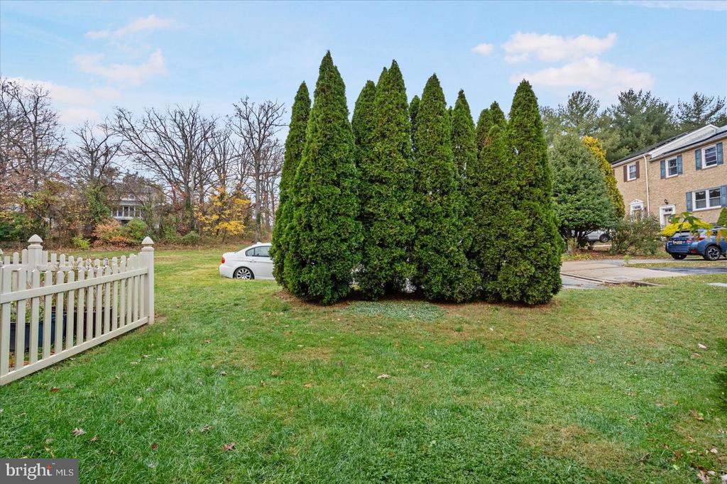 12 Carriage Walk Ct
