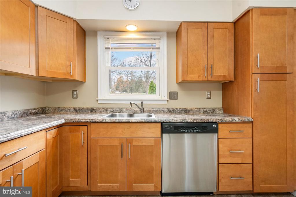 12 Carriage Walk Ct