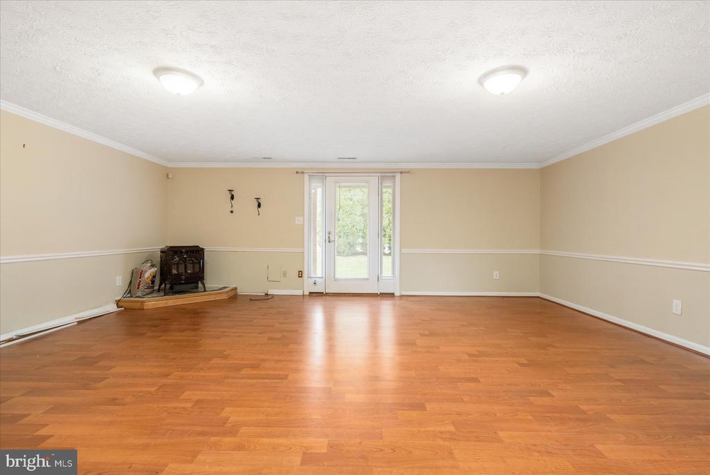 12 Carriage Walk Ct