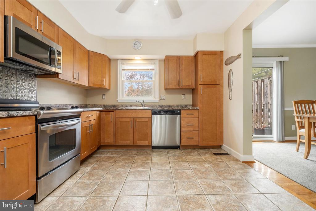 12 Carriage Walk Ct
