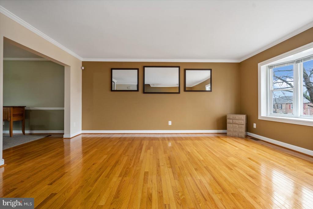 12 Carriage Walk Ct